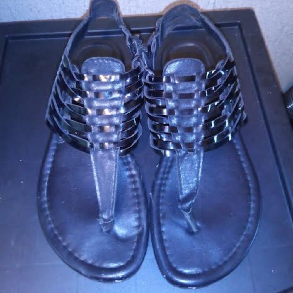 women palms black sandals size 7.5